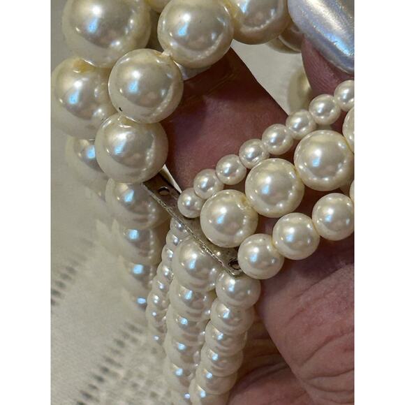 VTG Faux Pearl Bracelet 4 Strand Mermaid Rhinestone Silver - Picture 8 of 8
